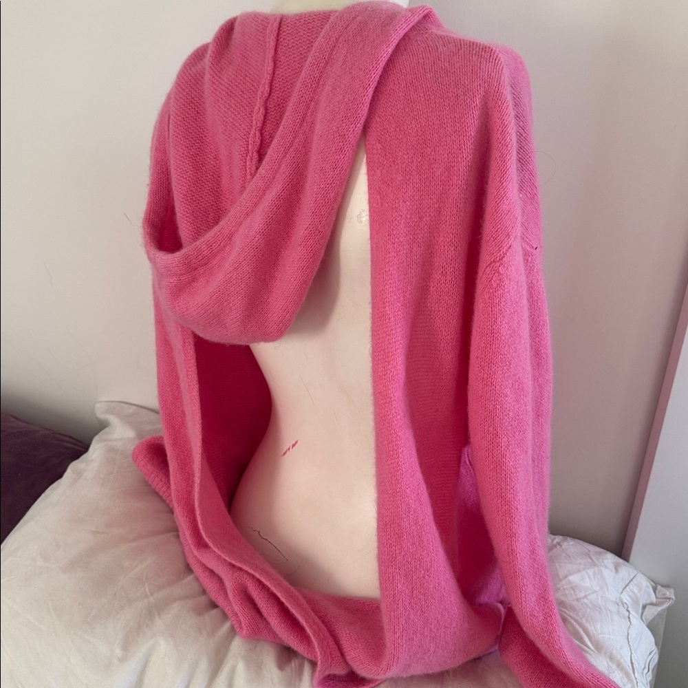 Open back pink cashmere sweater